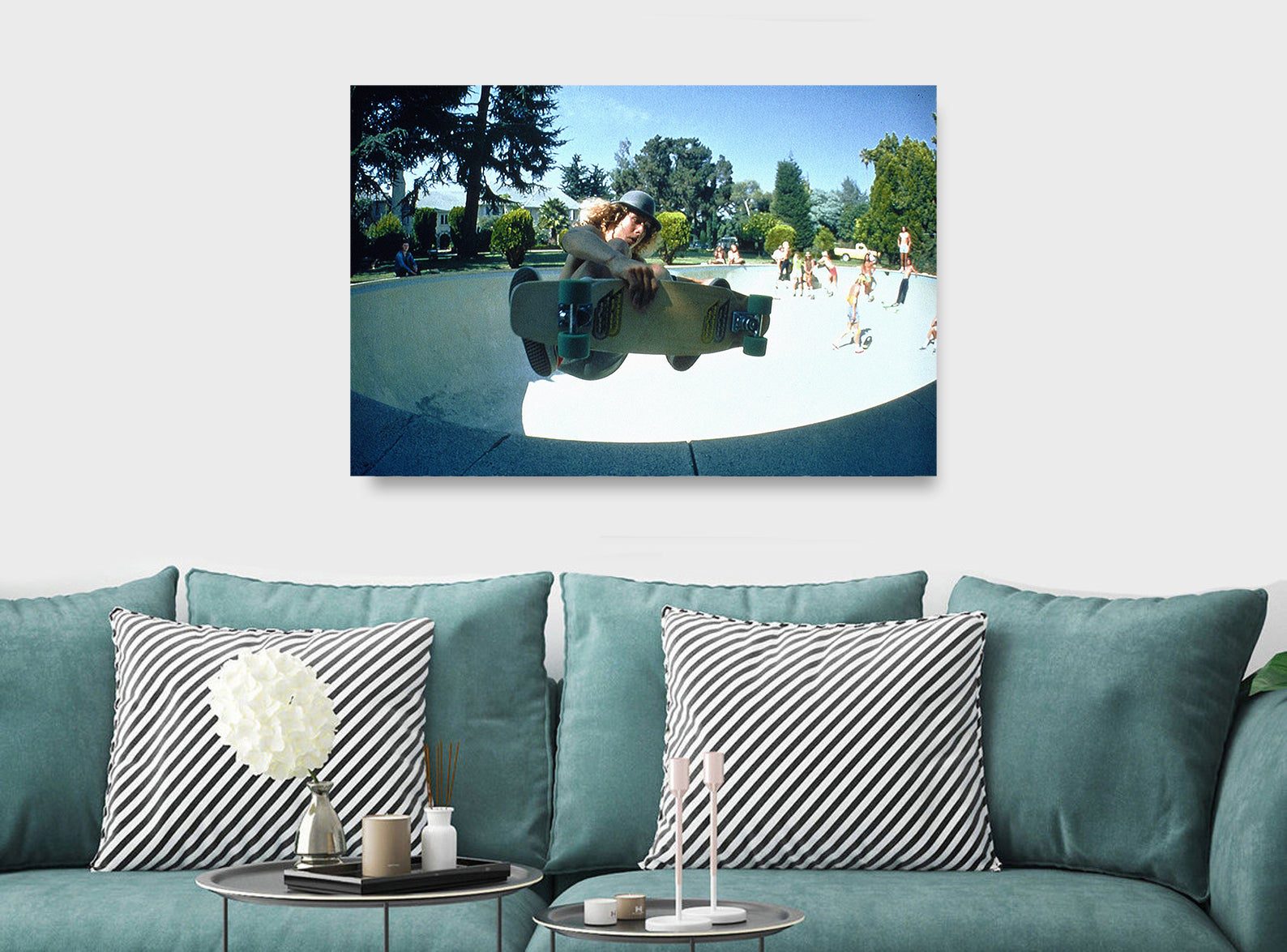 Dani Alva - Dogtown and Z Boys Skateboarding in Colour - Canvas Wall Art Framed Print - Various Sizes