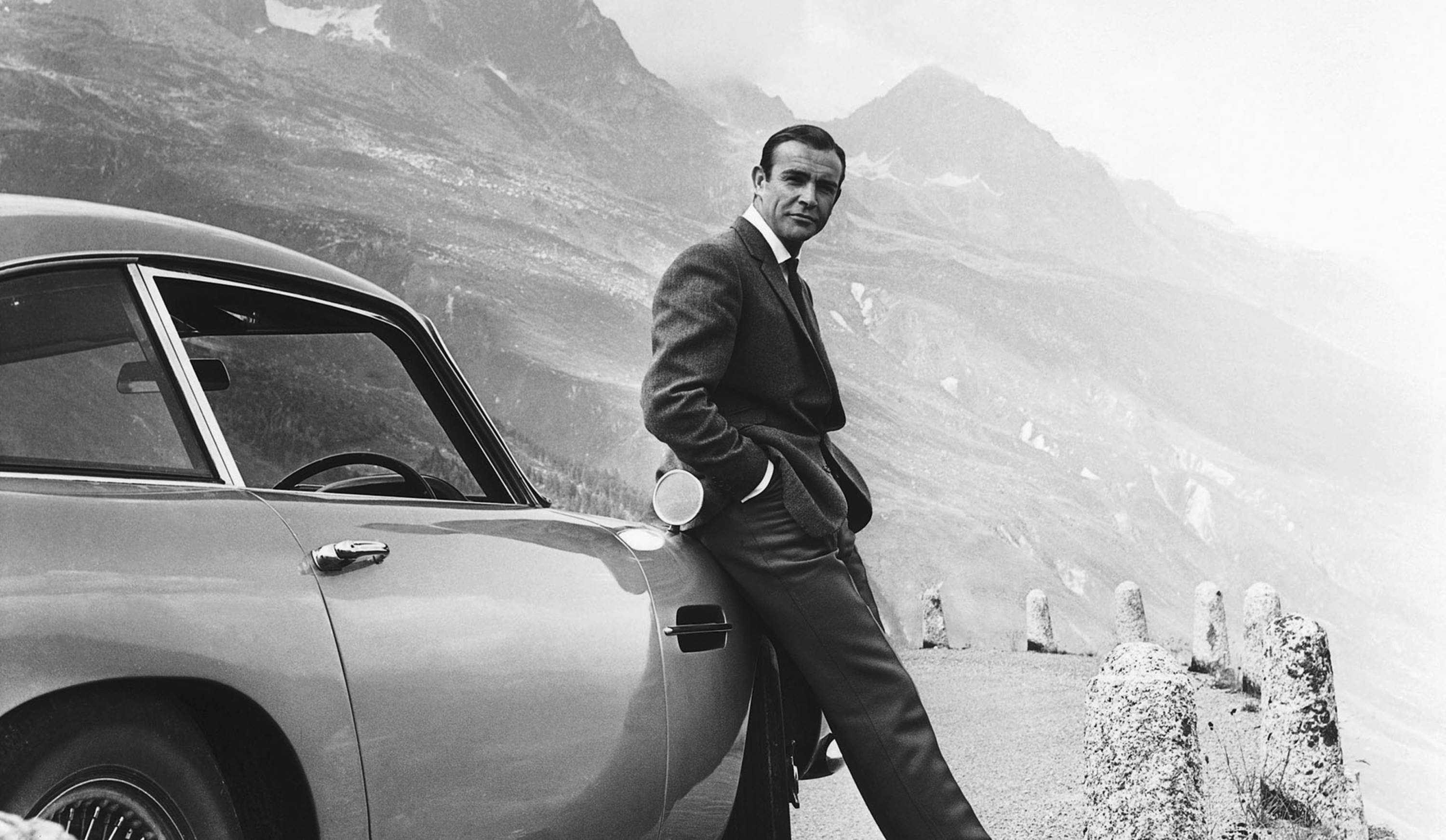 James Bond Sean Connery Aston Martin Canvas Wall Art Framed Print - Various Sizes